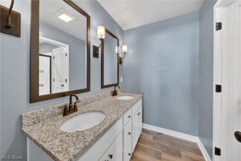 224 Harvest Way Elyria OH 44035