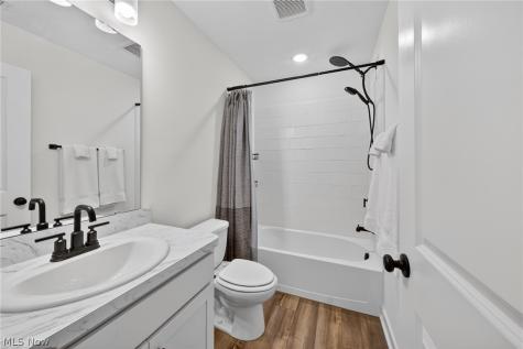 224 Harvest Way Elyria OH 44035