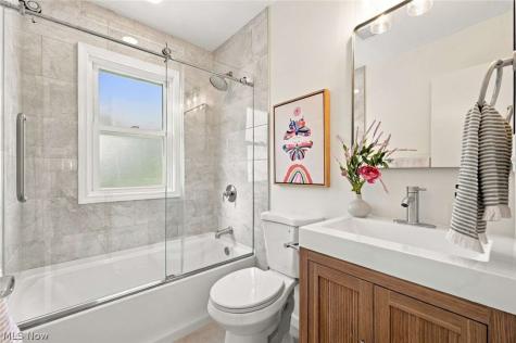 1516 Sunview Road Lyndhurst OH 44124