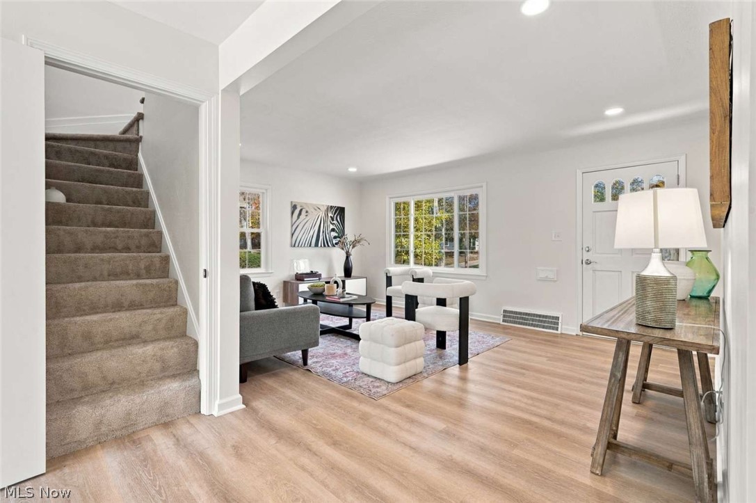 1516 Sunview Road Lyndhurst OH 44124