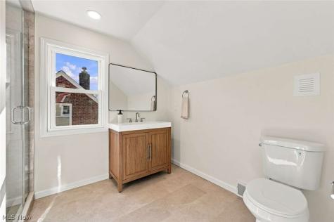 1516 Sunview Road Lyndhurst OH 44124