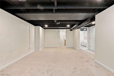 1516 Sunview Road Lyndhurst OH 44124
