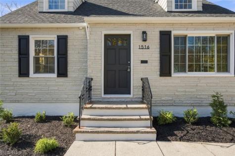 1516 Sunview Road Lyndhurst OH 44124