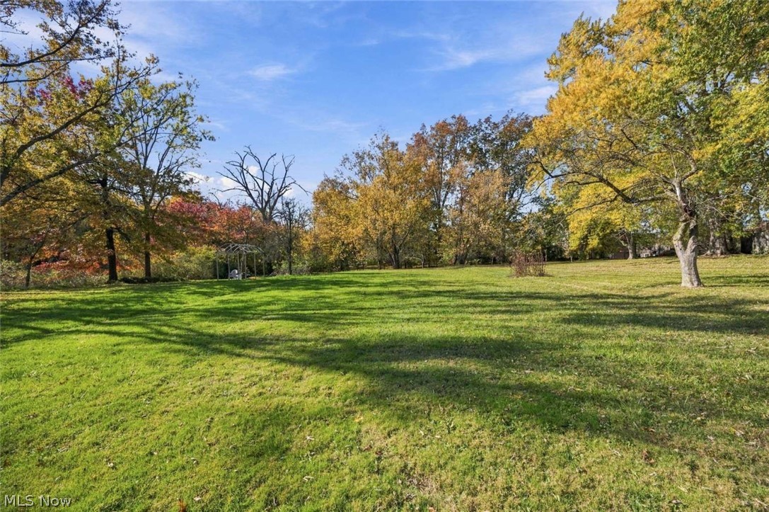 1516 Sunview Road Lyndhurst OH 44124
