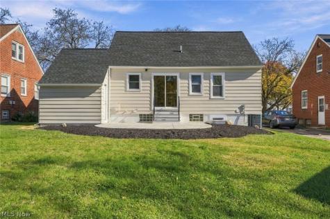 1516 Sunview Road Lyndhurst OH 44124