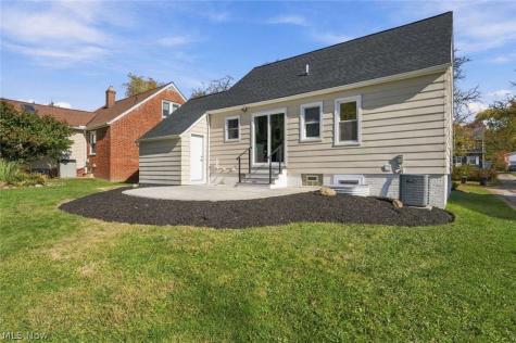 1516 Sunview Road Lyndhurst OH 44124