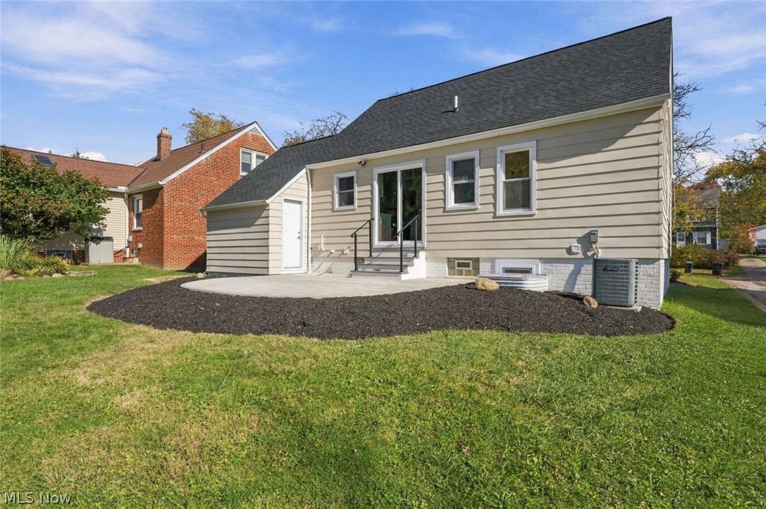 1516 Sunview Road Lyndhurst OH 44124
