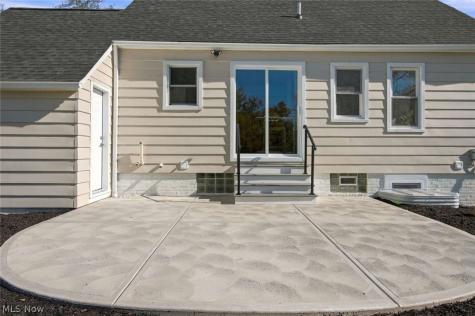 1516 Sunview Road Lyndhurst OH 44124