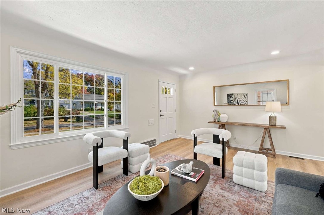 1516 Sunview Road Lyndhurst OH 44124