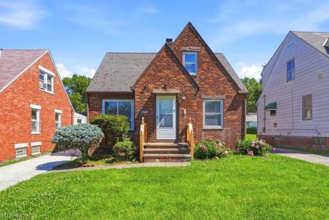 15705 Throckley Avenue Cleveland OH 44128