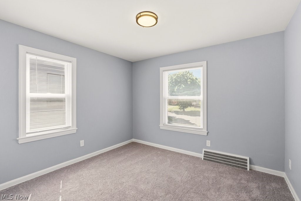 15705 Throckley Avenue Cleveland OH 44128
