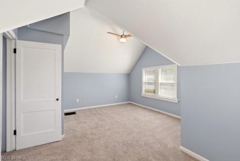 15705 Throckley Avenue Cleveland OH 44128