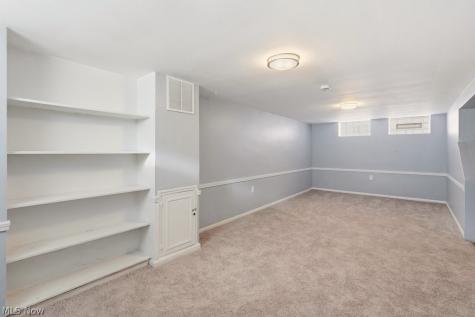 15705 Throckley Avenue Cleveland OH 44128