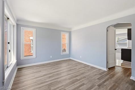 15705 Throckley Avenue Cleveland OH 44128