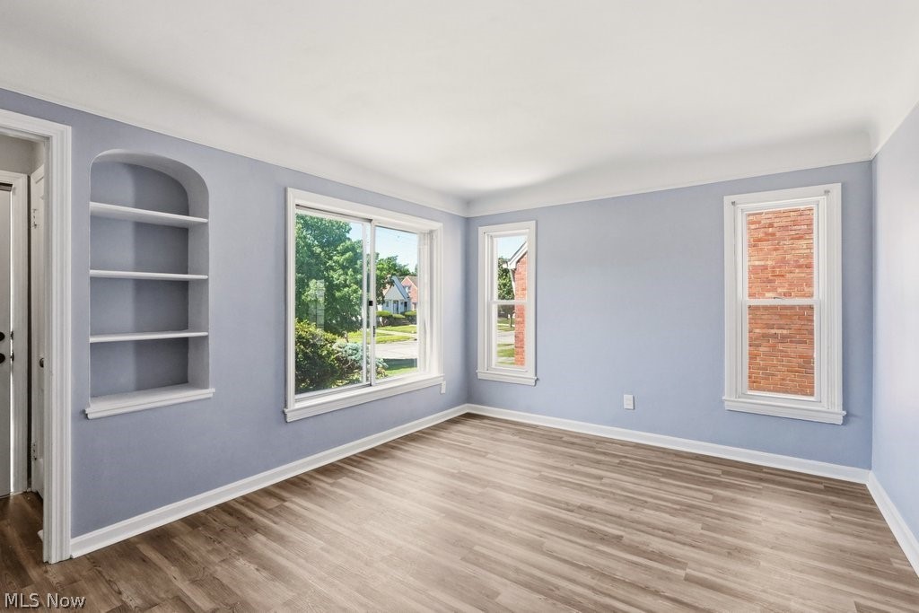 15705 Throckley Avenue Cleveland OH 44128