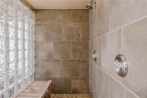 12973 Clifton Boulevard Lakewood OH 44107