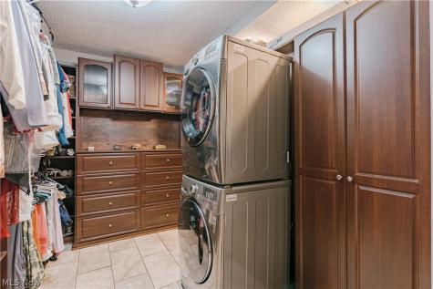 12973 Clifton Boulevard Lakewood OH 44107