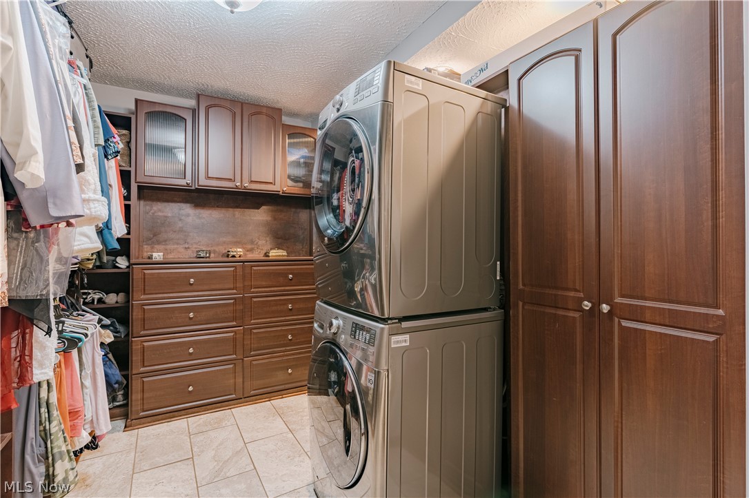 12973 Clifton Boulevard Lakewood OH 44107