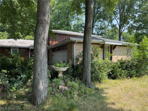 2410 Wagon Trail Street NE Massillon OH 44646