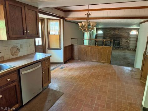 2410 Wagon Trail Street NE Massillon OH 44646