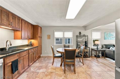 6547 Lawnwood Avenue Parma Heights OH 44130