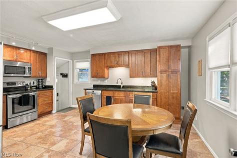 6547 Lawnwood Avenue Parma Heights OH 44130