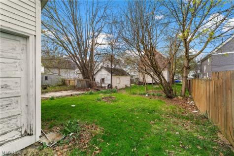 237 Wooster Street Elyria OH 44035