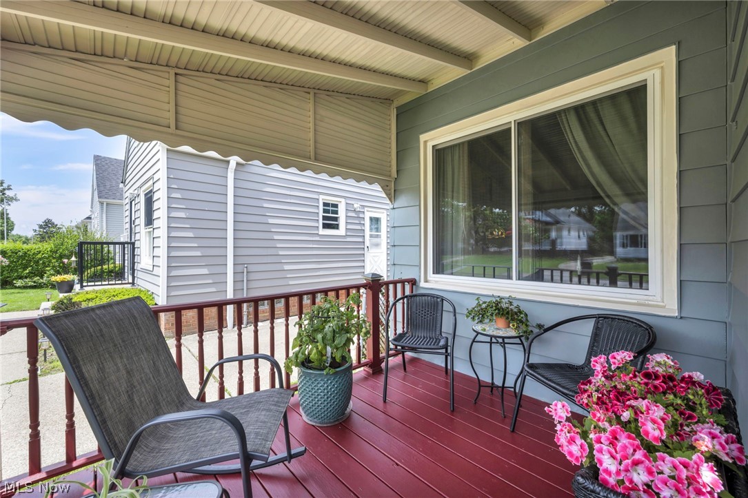 8006 Pinegrove Avenue Parma OH 44129