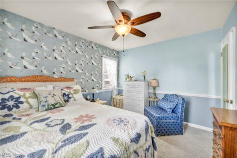 8006 Pinegrove Avenue Parma OH 44129