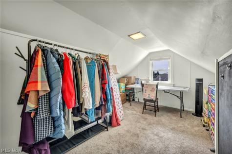 8006 Pinegrove Avenue Parma OH 44129