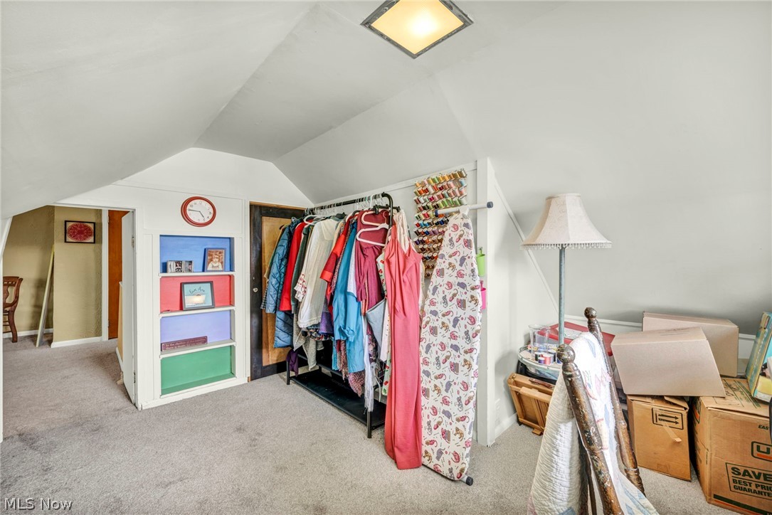 8006 Pinegrove Avenue Parma OH 44129