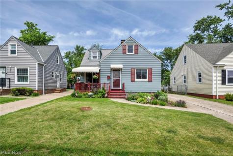8006 Pinegrove Avenue Parma OH 44129