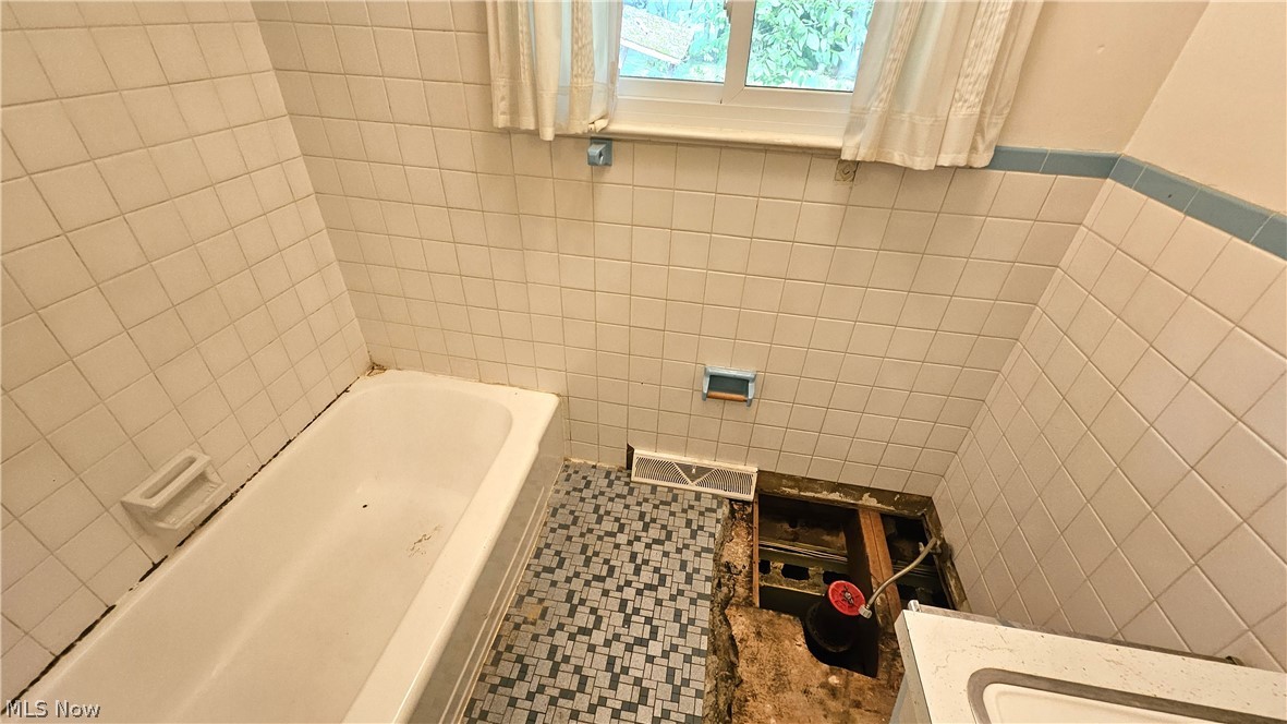 11830 Dunham Road Sagamore Hills OH 44067