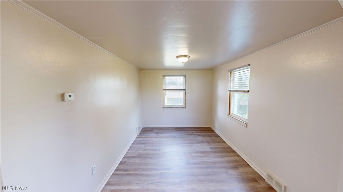 34 W Lewis Street Struthers OH 44471