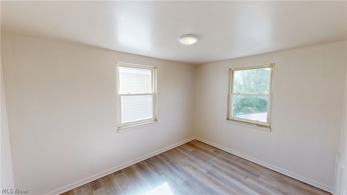 34 W Lewis Street Struthers OH 44471