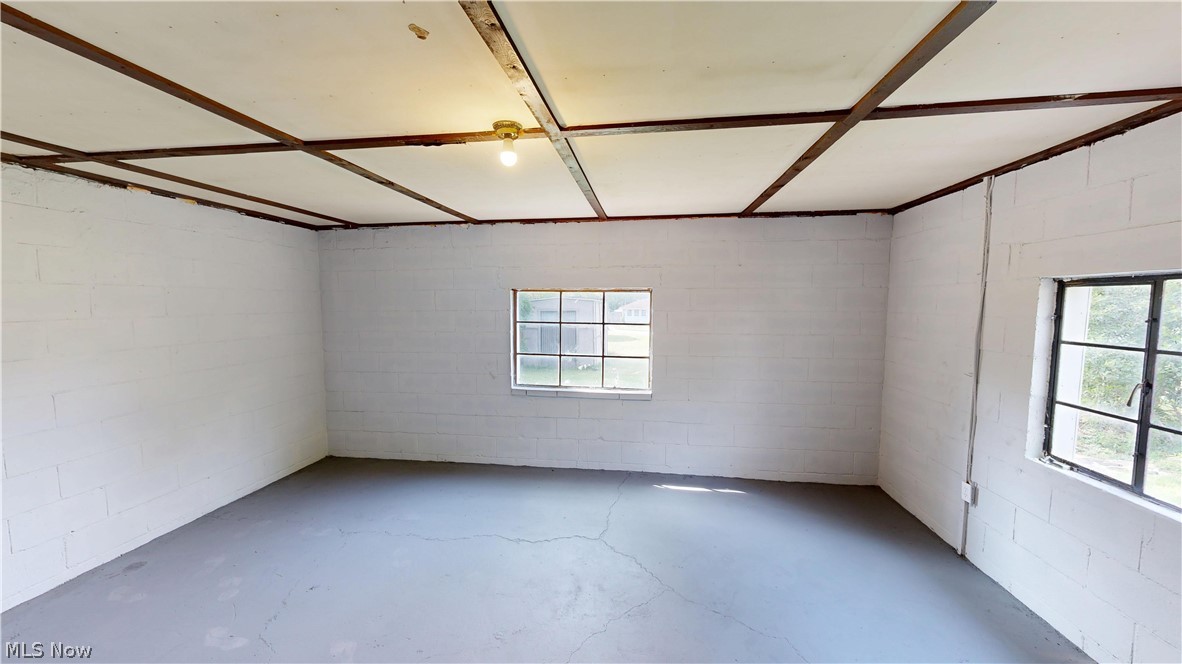 34 W Lewis Street Struthers OH 44471