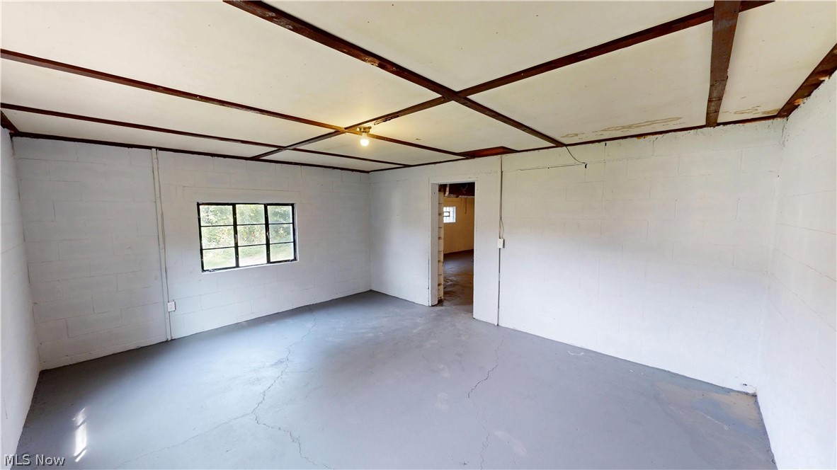34 W Lewis Street Struthers OH 44471