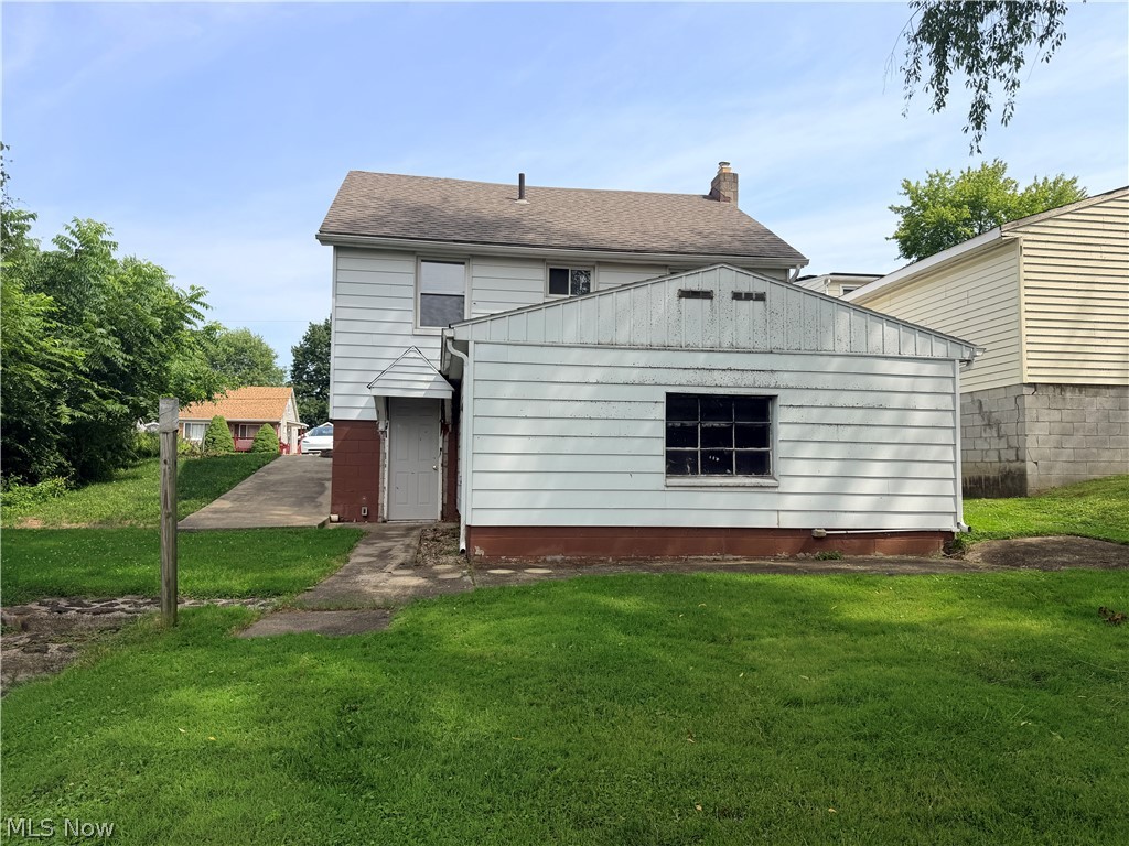 34 W Lewis Street Struthers OH 44471