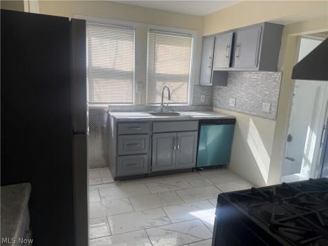 10318 Somerset Avenue Cleveland OH 44108