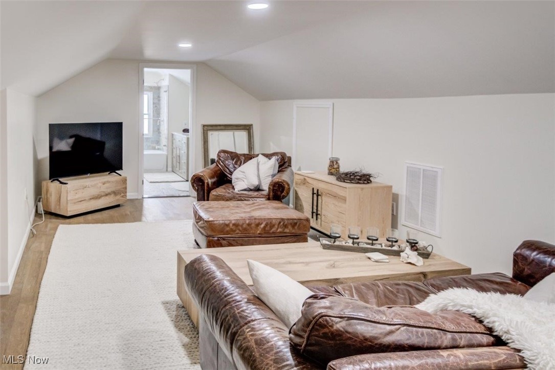 37 Sugar Bush Lane Chagrin Falls OH 44022