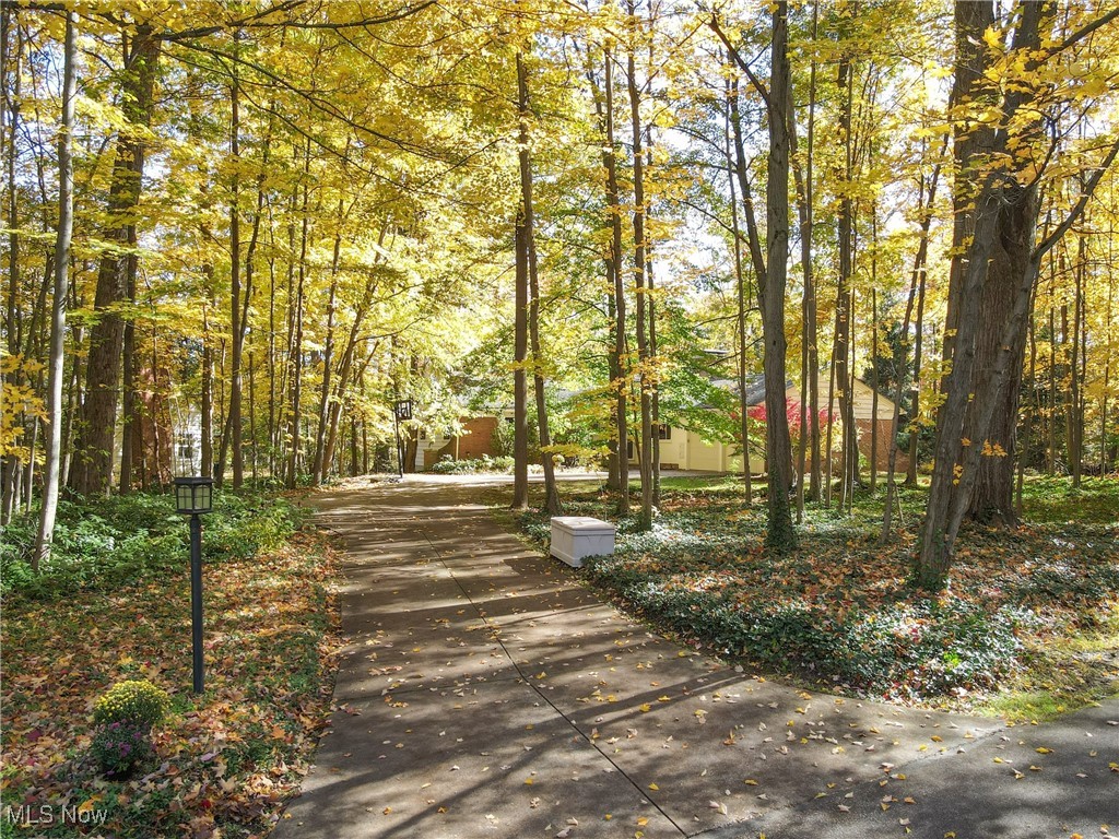 37 Sugar Bush Lane Chagrin Falls OH 44022