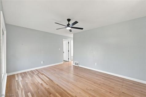 5913 Monica Lane Garfield Heights OH 44125