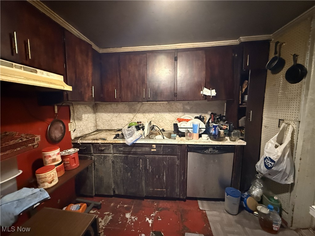 2194 Regina Road Akron OH 44320