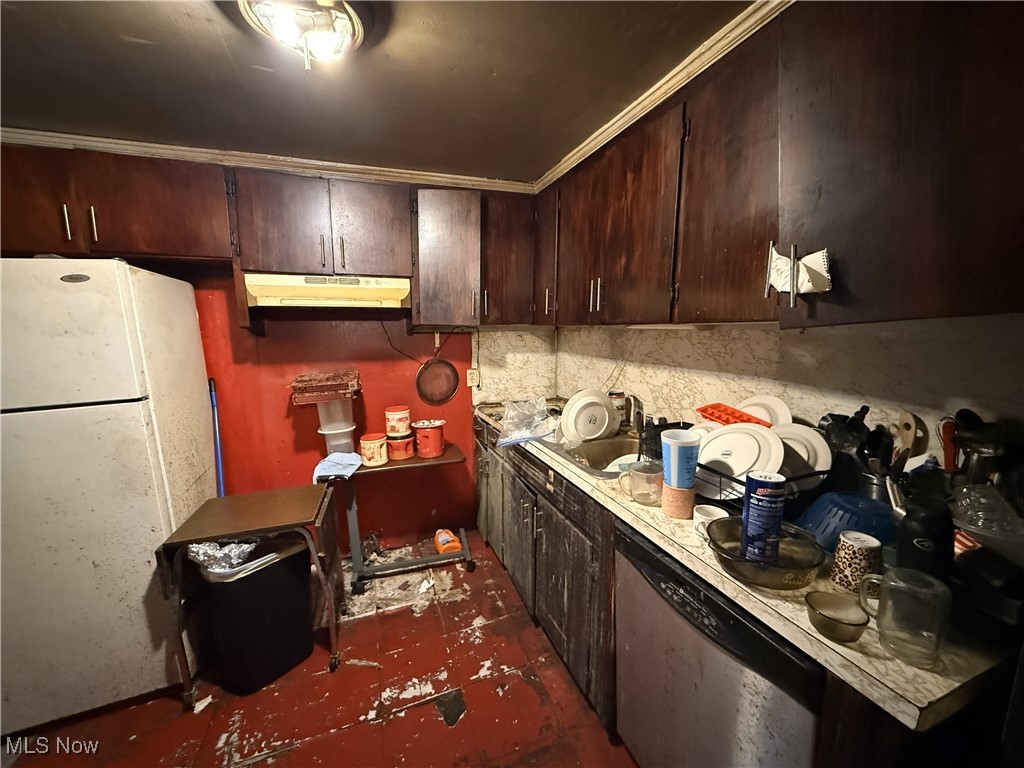 2194 Regina Road Akron OH 44320