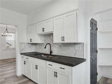 4084 W 50th Street Cleveland OH 44144