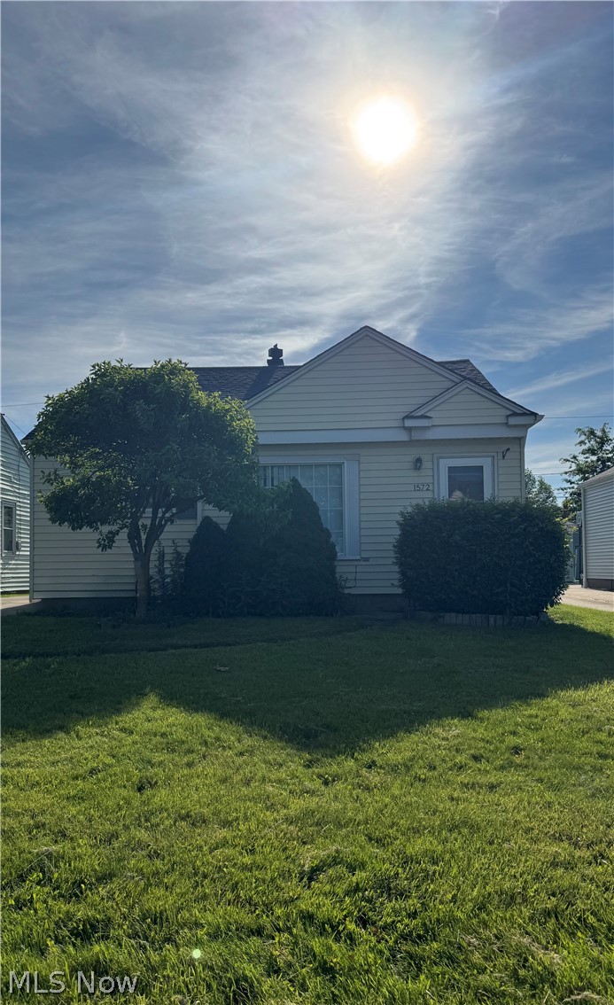1572 Woodrow Avenue Mayfield Heights OH 44124