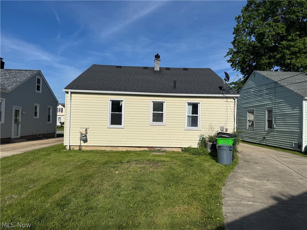 1572 Woodrow Avenue Mayfield Heights OH 44124
