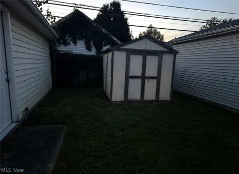 1572 Woodrow Avenue Mayfield Heights OH 44124