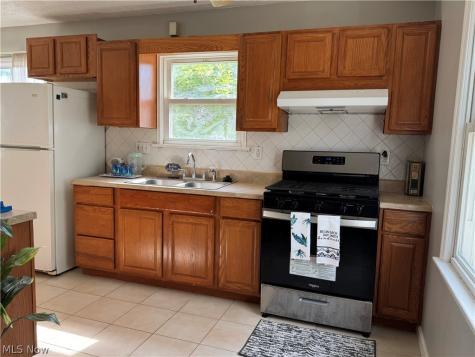 1572 Woodrow Avenue Mayfield Heights OH 44124