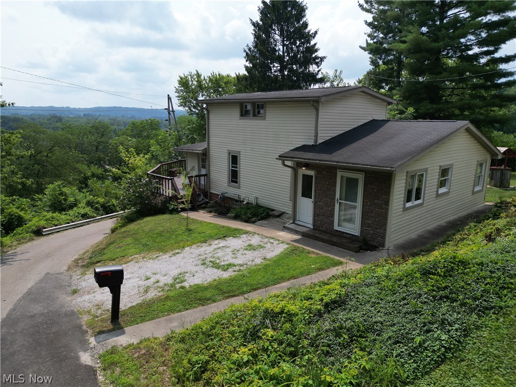 713 Grace Avenue Coshocton OH 43812